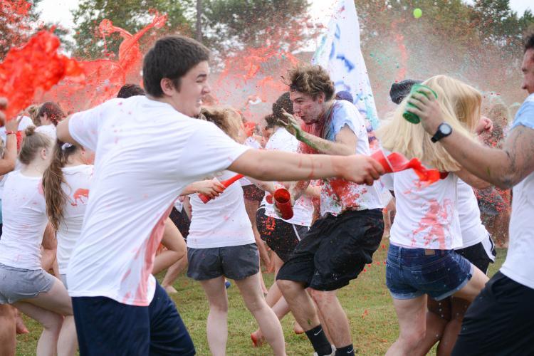 Color Wars paint throwing
