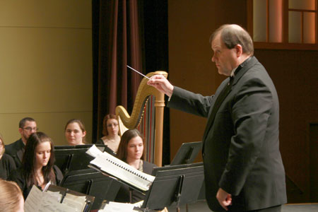 Dr. Gordon Ring conducting the Longwood Wind Symphony